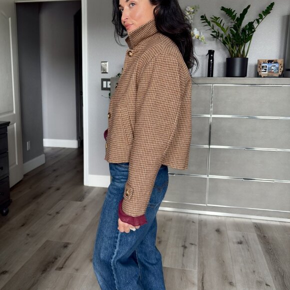 Women’s Camel Houndstooth Cropped Jacket - Picture 7 of 10